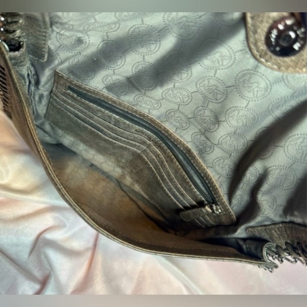 Michael Kors Chelsea Chain Shoulder Bag Nickel Leather Excellent Condition - Picture 5 of 7